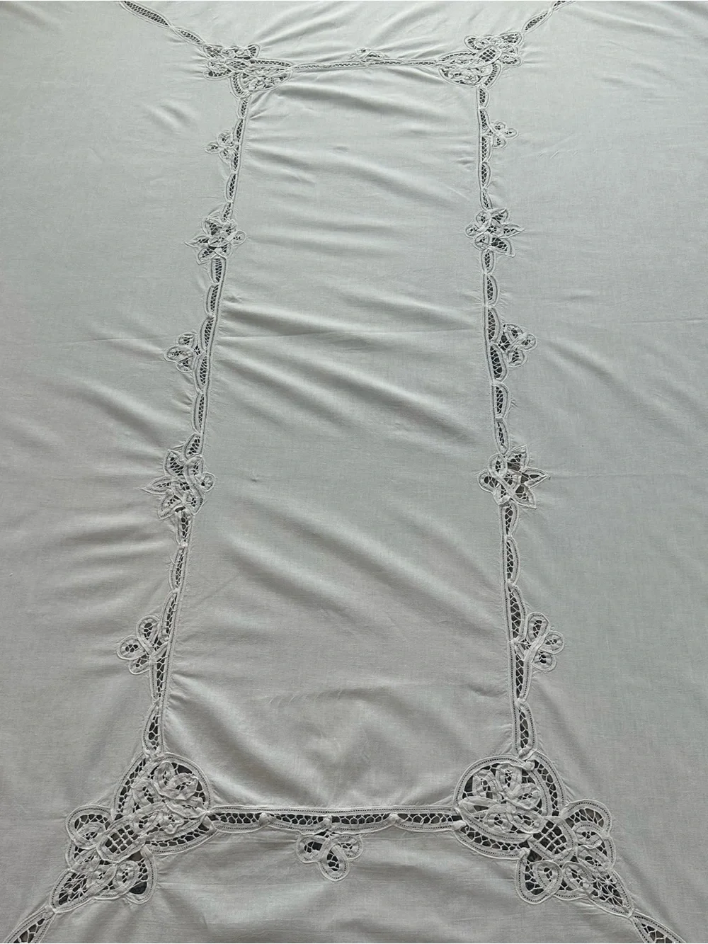 Vintage White Cotton Battenberg Lace Tablecloth 94x61 Hand Embroidered